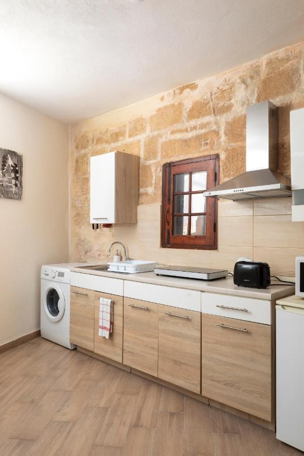 Apartment Lapsi - Traditional Maltese Style Near The Promenade *