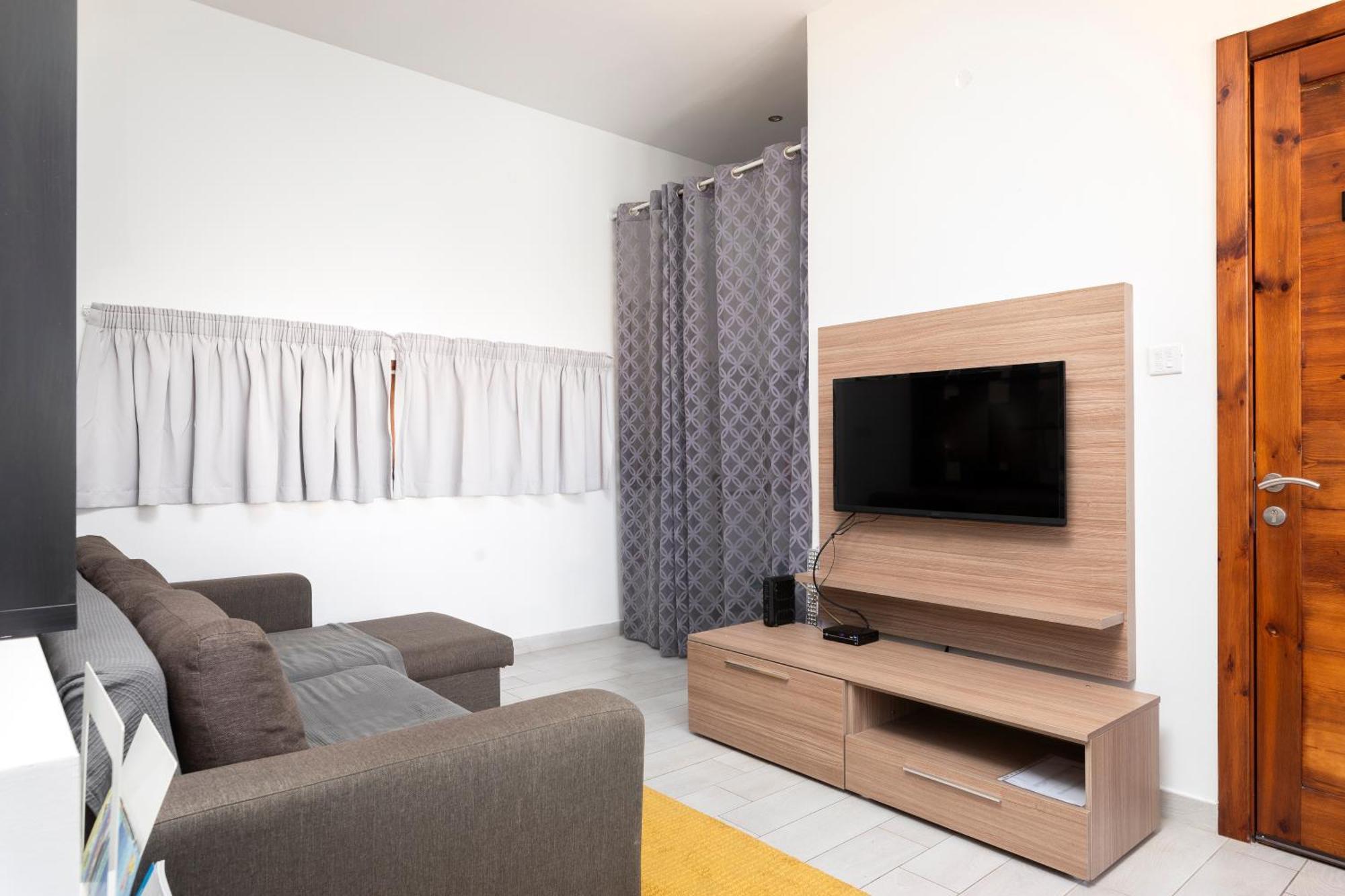 Apartment Lapsi - Traditional Maltese Style Near The Promenade *